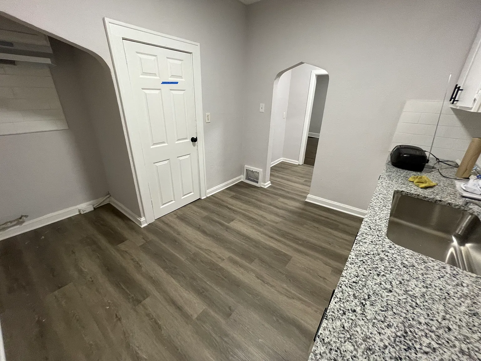 4 bed, 1.5 bath, 1230 sqft, $1,850 — Photo 2