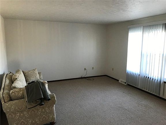 3rd image of 533-37 E Grandview Blvd