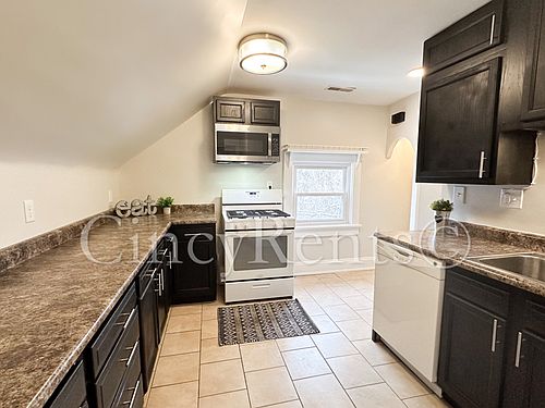 2nd image of 3942 Hazel Ave #3