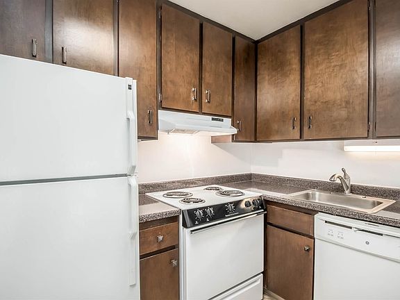 5th image of 737 Woodside Lane East Ln #8