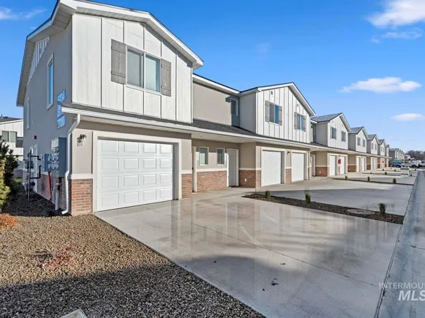 5688 E Surfers Point Ln, Nampa, ID 83687