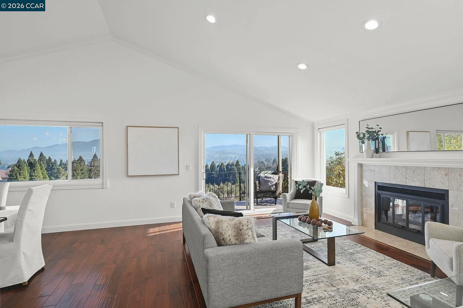 1819 Mockingbird Pl photo 1
