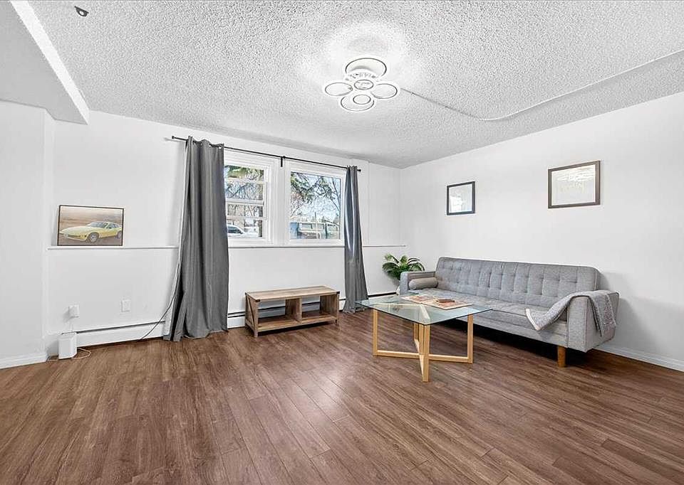 1st image of 2111 14th St E #101