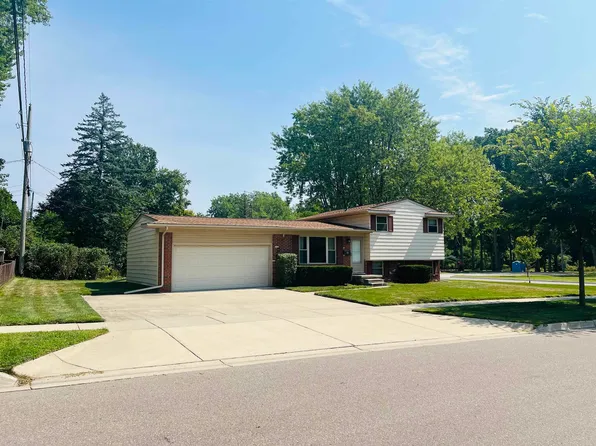 5295 Daval Dr, Swartz Creek, MI 48473