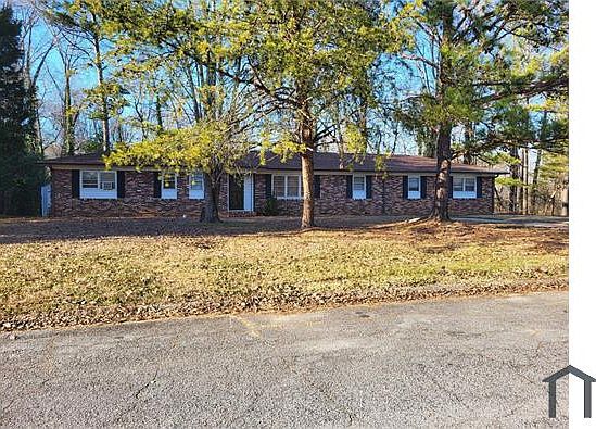 2nd image of 1082 N Pine Knoll Ct