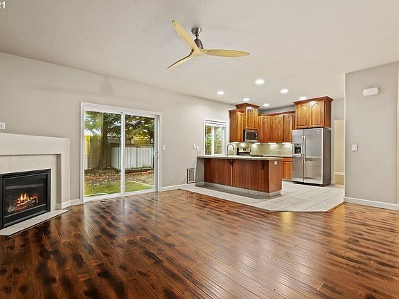5th image of 12701 NE 49th Way
