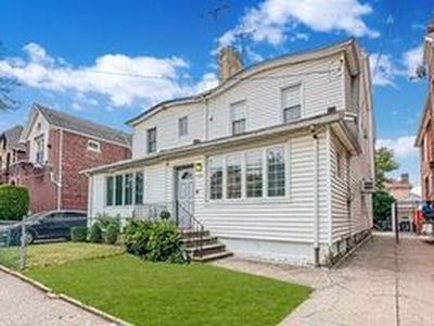 1562 E 28th St, Brooklyn, NY, 11229