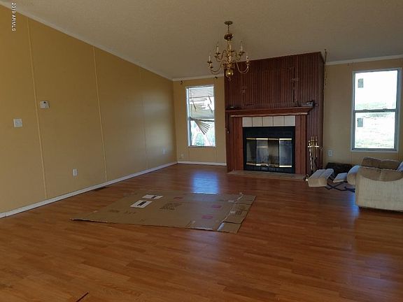 Living Room with fireplace