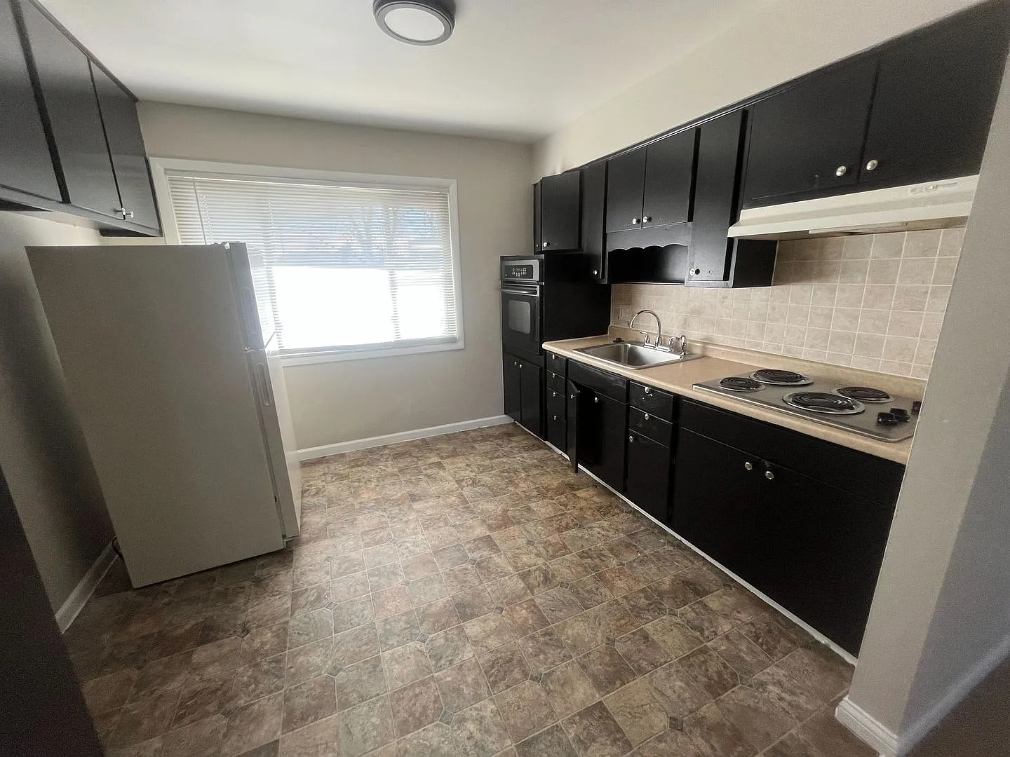 6051 Laurel Hall Dr — Photo 3