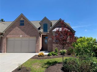 1749 Waterleaf Dr, Sewickley, PA
