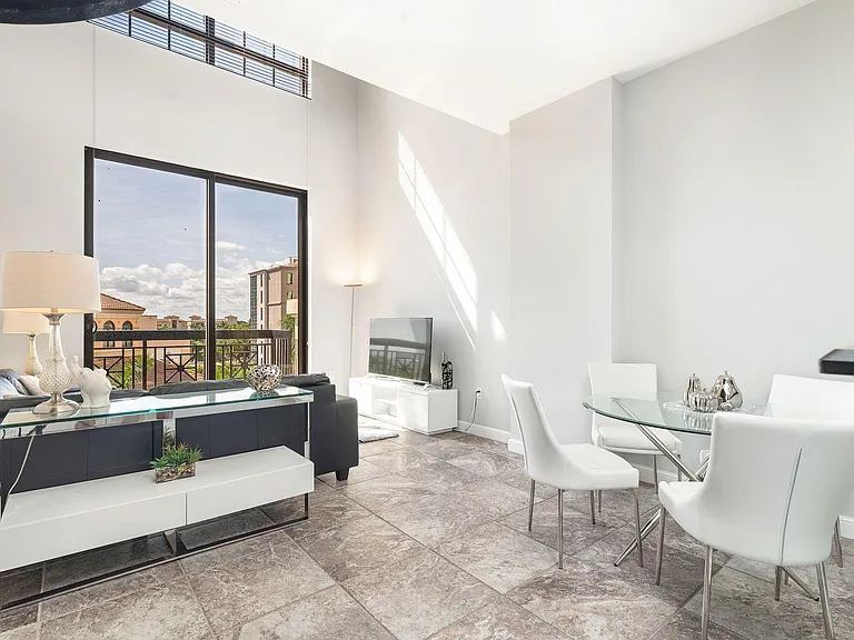 801 S Olive Ave #414 — Photo 1