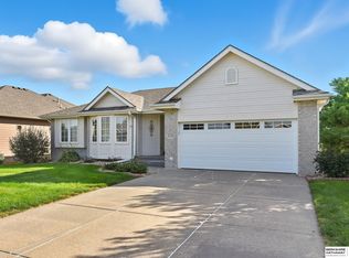 16705 Ogden Cir, Omaha, NE 68116