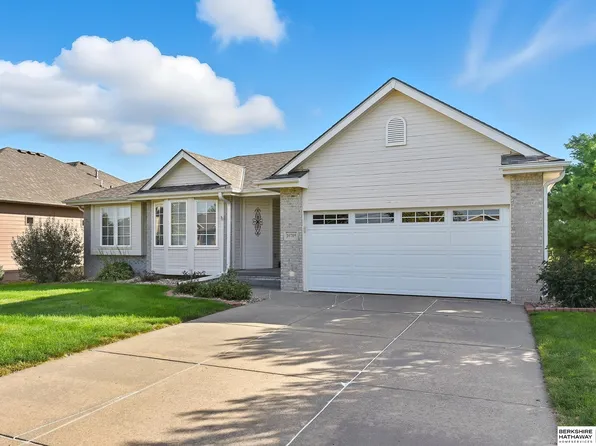 16705 Ogden Cir, Omaha, NE 68116