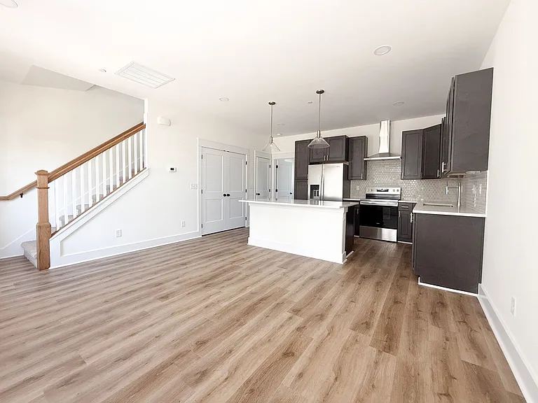 1348 Meridian St — Photo 3