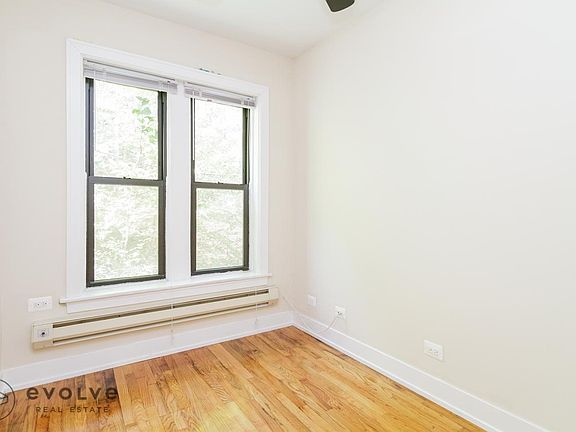 4th image of 621 W Melrose St #625N1