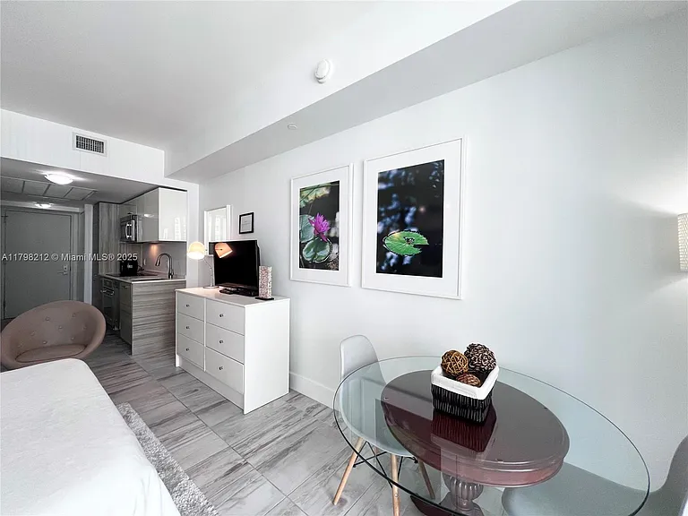1300 Brickell Bay Dr #U1813 — Photo 11