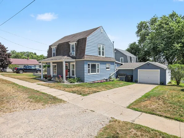 223 Leonard St, Belding, MI 48809