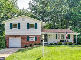 5424 Gainsborough Dr, Fairfax, VA 22032