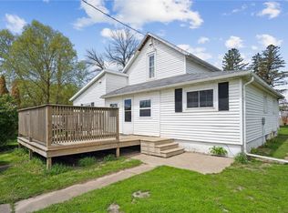 304 N Nesbit Rd, Waterloo, IA 50703