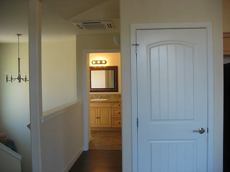 91 Newcomer St — Photo 4