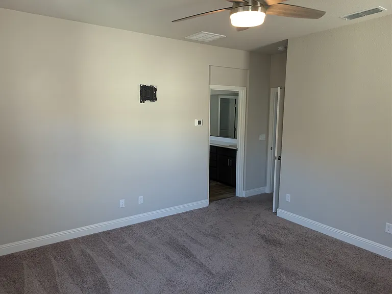 953 Posey St — Photo 10