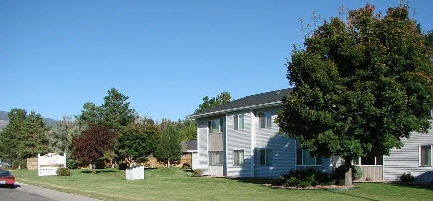 Meadow Lane Village Apartments
