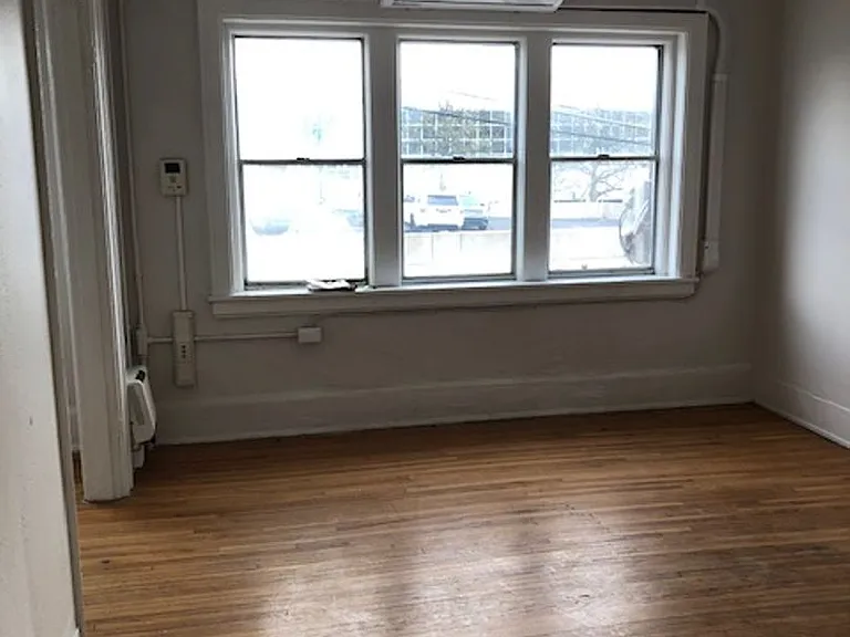 8th Street Apartments — Photo 15