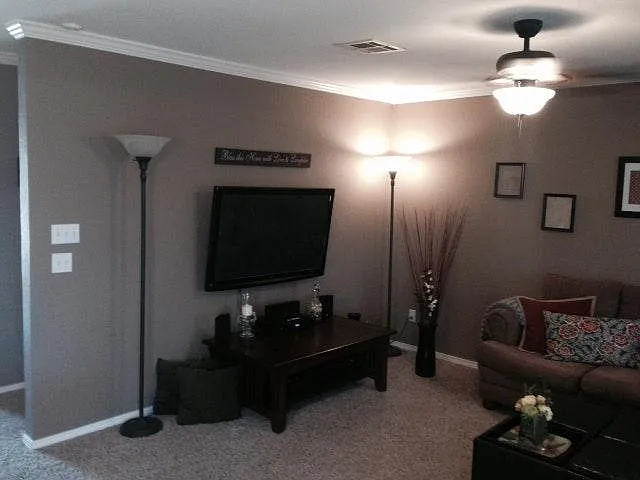 2925 Liberty Ln — Photo 3