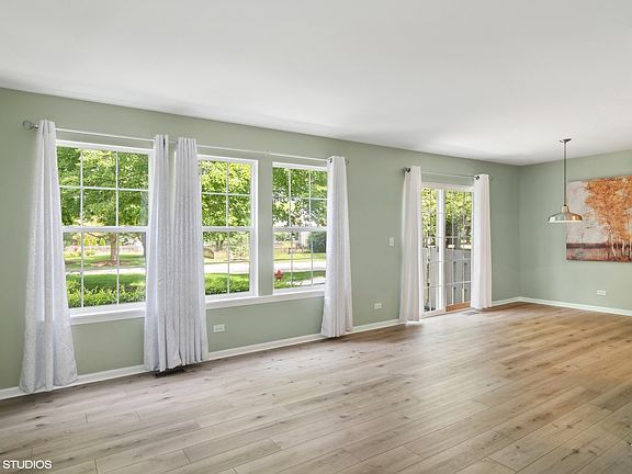 4th image of 1278 Horseshoe Ct