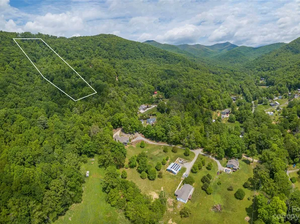 99999 Unicorn Farm Rd, Asheville, NC 28805