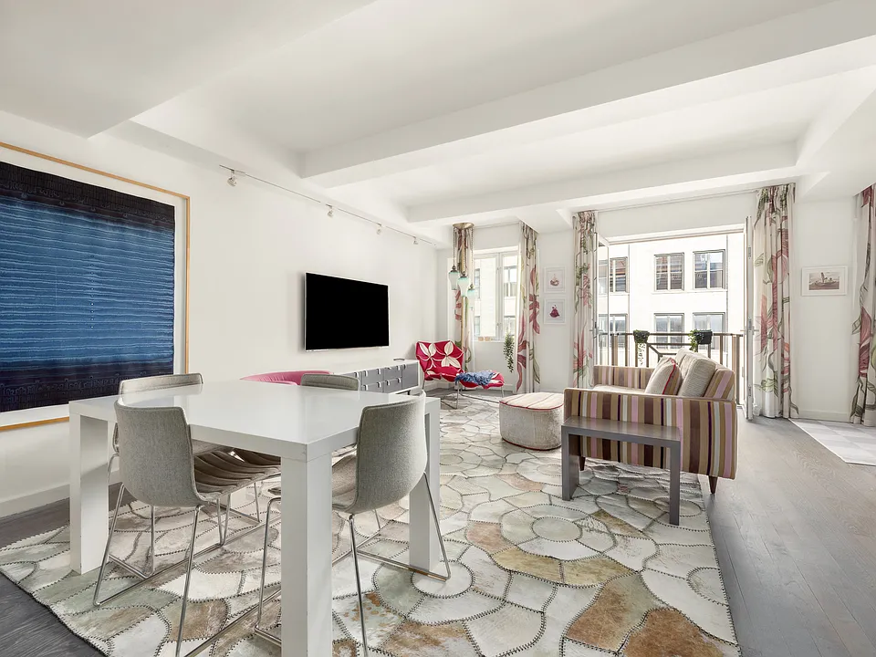 82 University Pl #7
