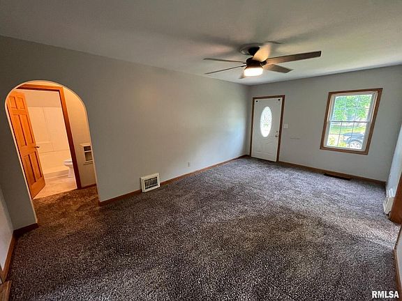 5th image of 2103 W Pleasant St