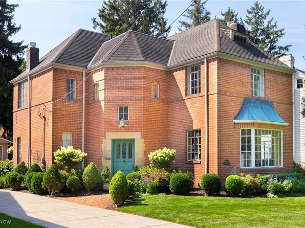 20695 Beaconsfield Blvd, Rocky River, OH 44116