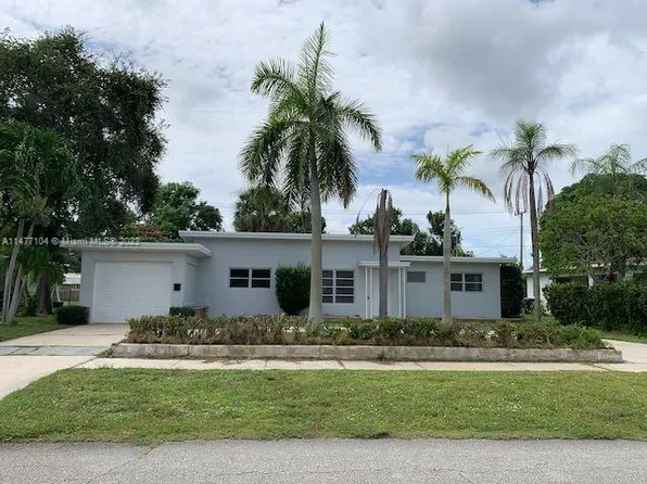 326 E Ilex Dr, Lake Park, FL 33403