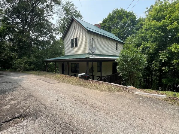 1002 Woodward Ave, Apollo, PA 15613