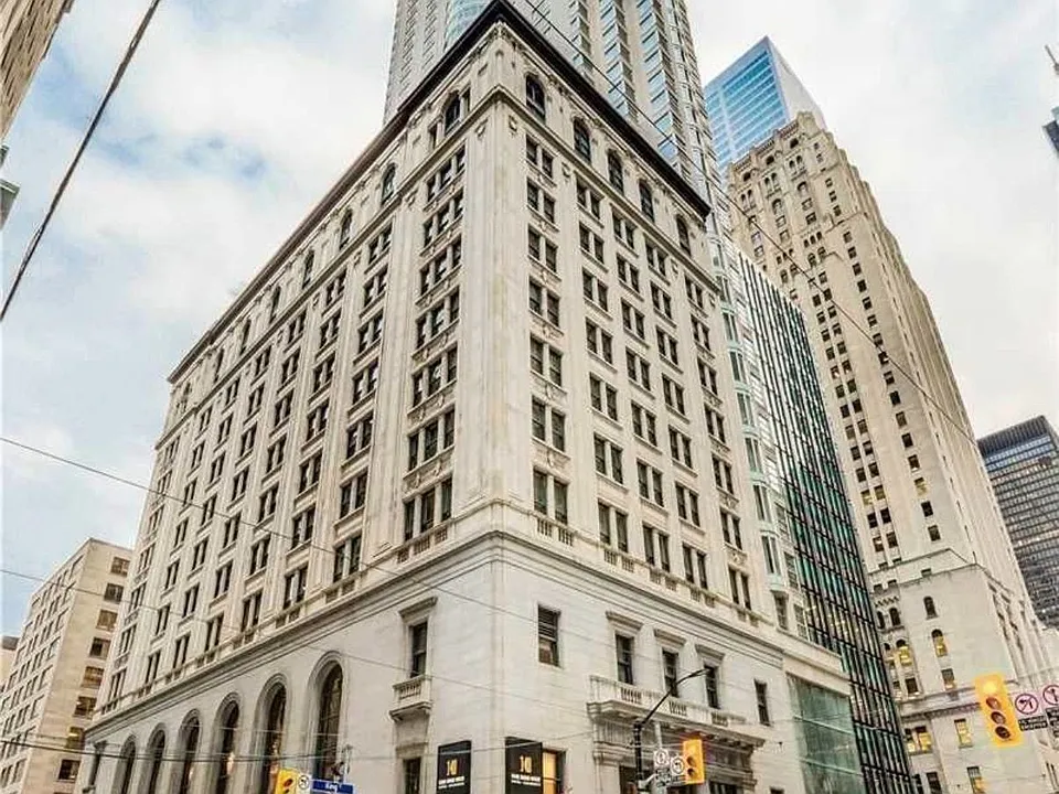 1 King St W #2109