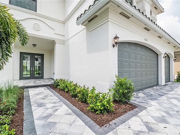 2nd image of 4625 Kensington Cir