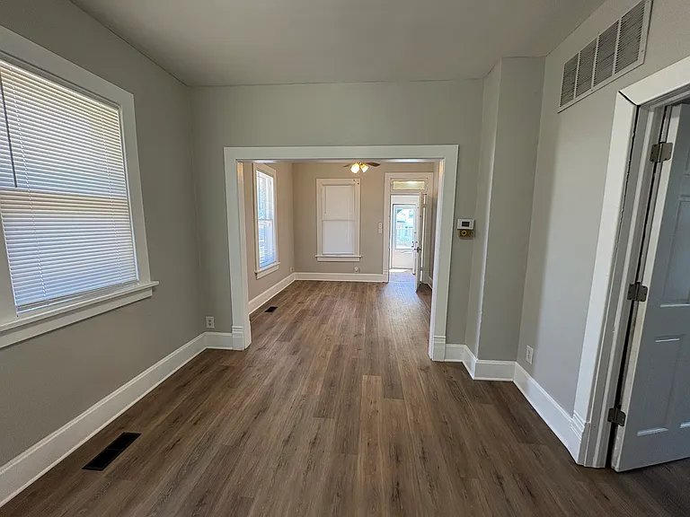 1107 W Gilbert Ave — Photo 7