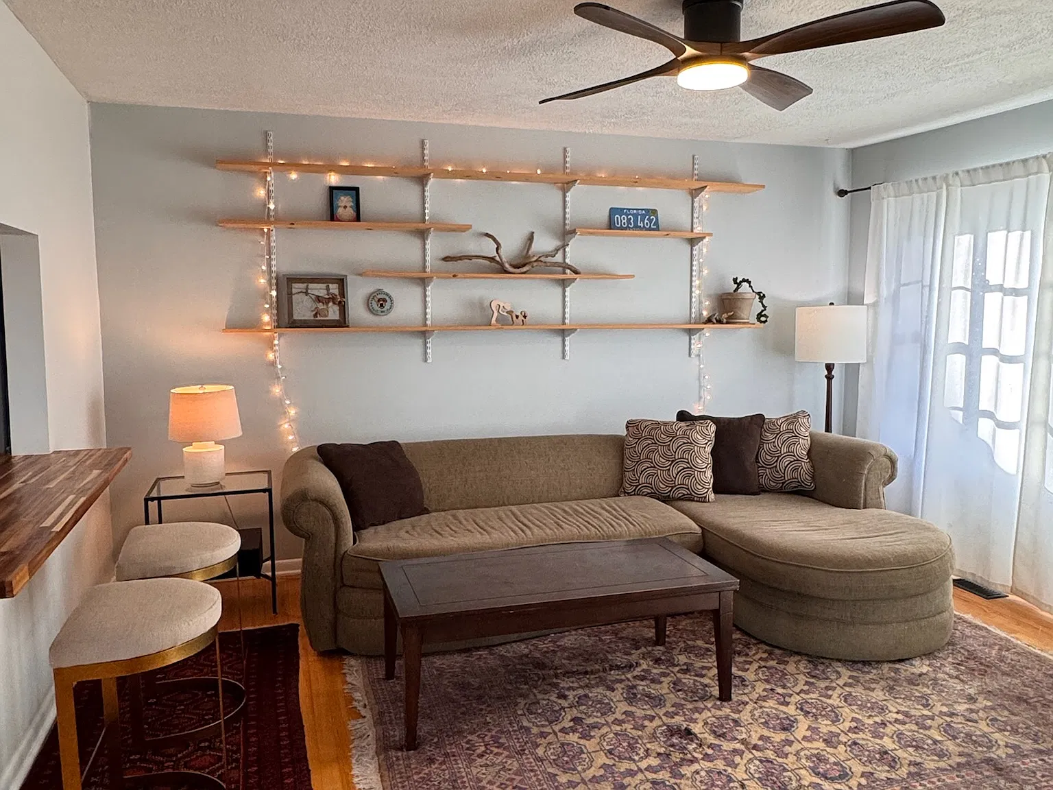 3 bed, 1.5 bath, 1008 sqft, $2,100 — Photo 3