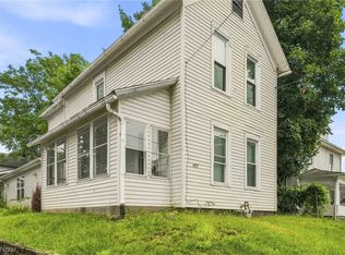 477 Allyn St, Akron, OH 44304