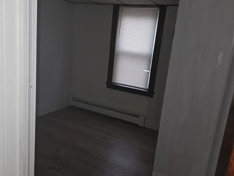 148 Front St — Photo 8