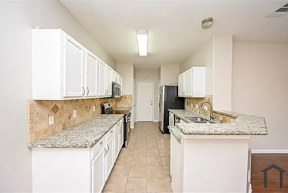 3 bed, 1700 sqft, $1,850 — Photo 1