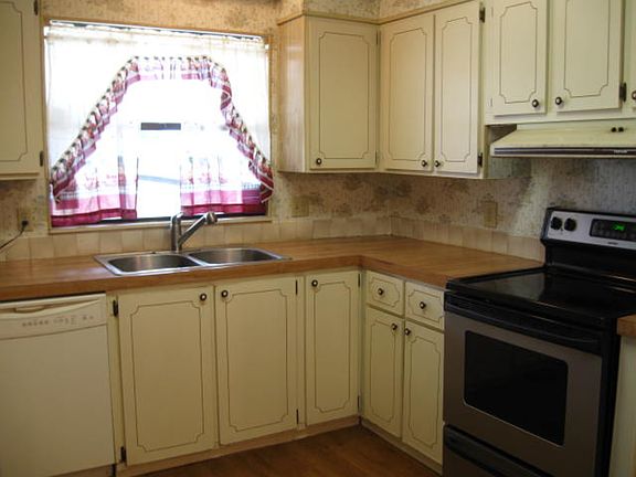 4th image of 10620 SW 27th Ave Lot 116A