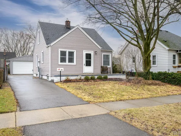141 Charlevoix St, Clawson, MI 48017