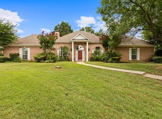 320 Honey Creek Ln, Longview, TX 75605