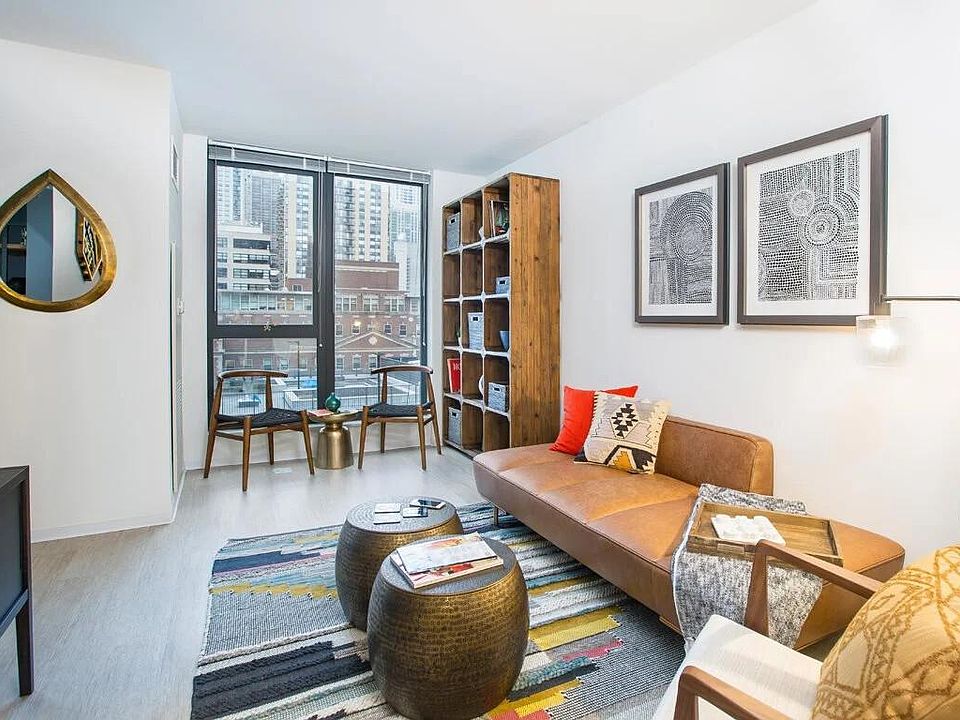 1st image of 163 W Superior St #1102