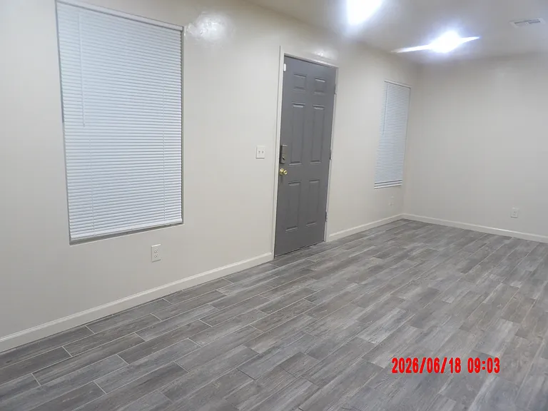 1716 N Jordan Ave — Photo 2