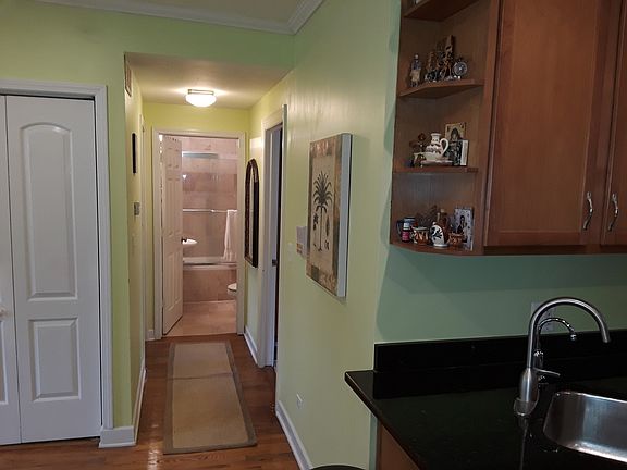 4th image of 2916 W Rosemont Ave APT 1
