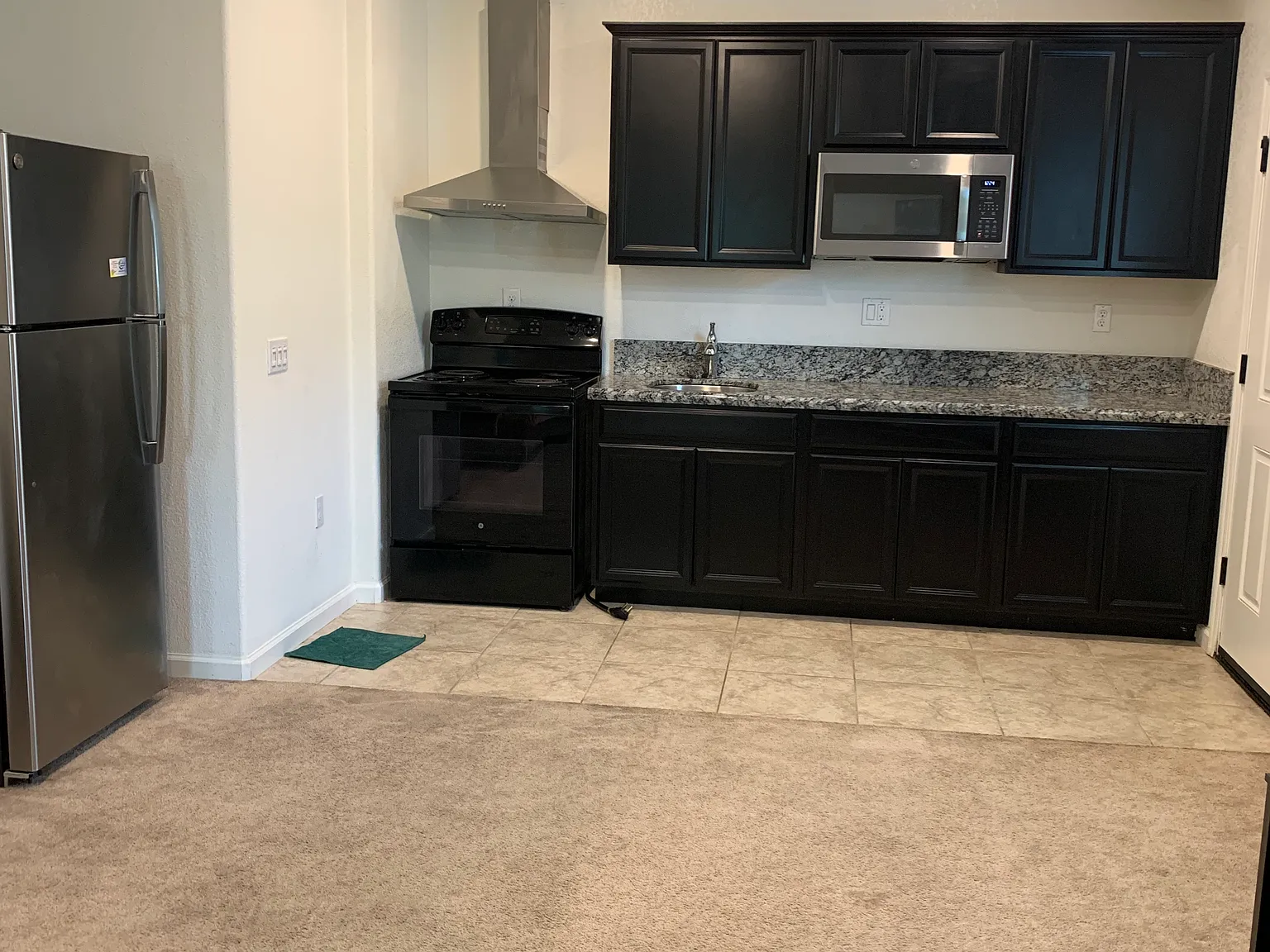 1 bed, 700 sqft, $1,500 — Photo 4