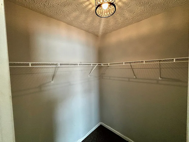 4249 High Park Ln — Photo 16